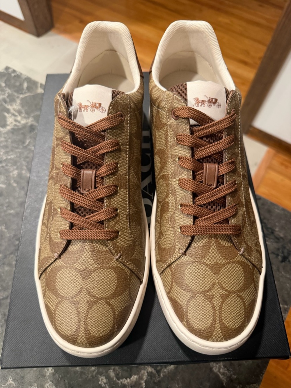 NEW IN BOX Coach Clip Signature Low Top Sneaker (Khaki/Saddle) - Picture 3 of 6